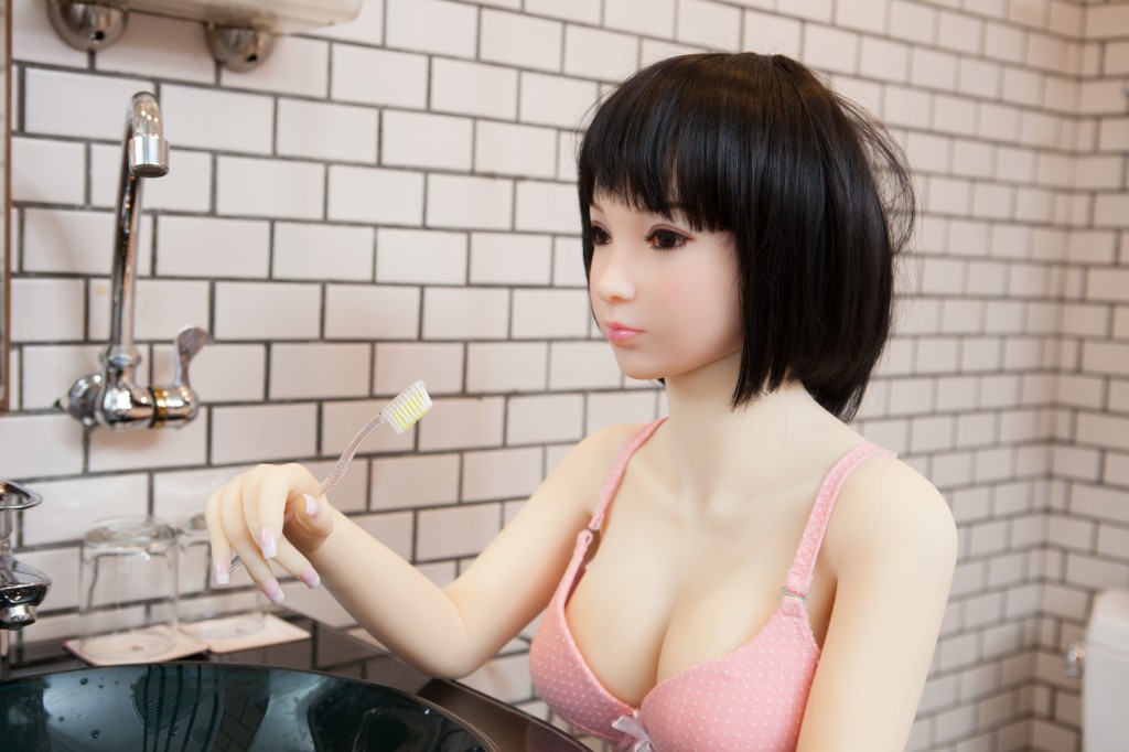 125CM Customized Lifelike Sexy Silicone Mini Sex Doll for Men with Oral Anal Vagina Sex Available